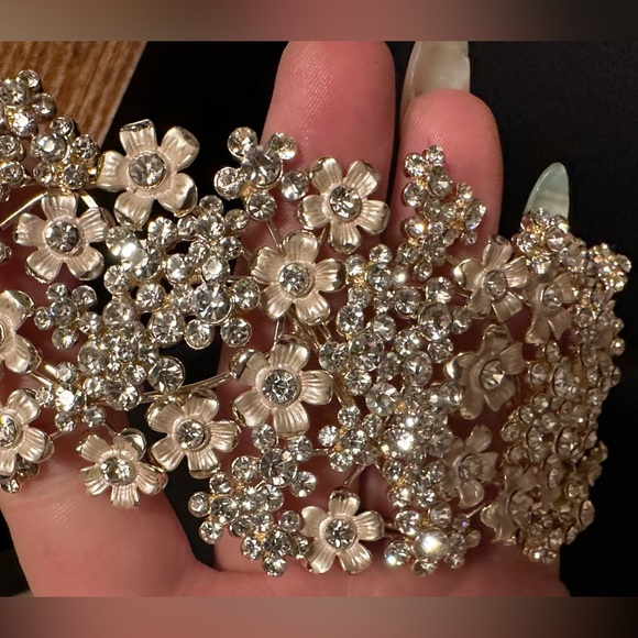 Beautiful brand new Swarovski crystal bridal headband